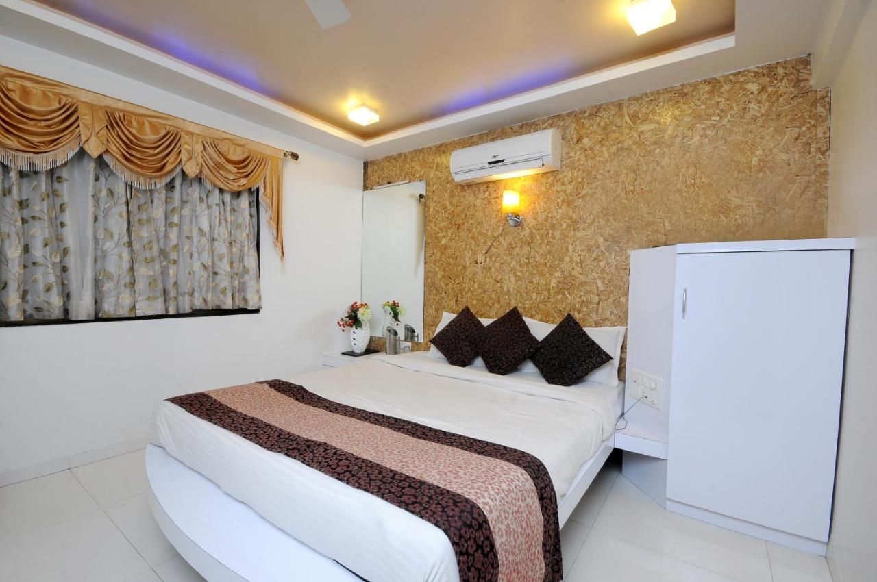 Hotel Vyankatesh&Pure Veg Restaurant Mahābaleshwar Exterior foto