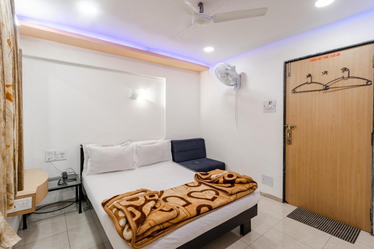 Hotel Vyankatesh&Pure Veg Restaurant Mahābaleshwar Exterior foto