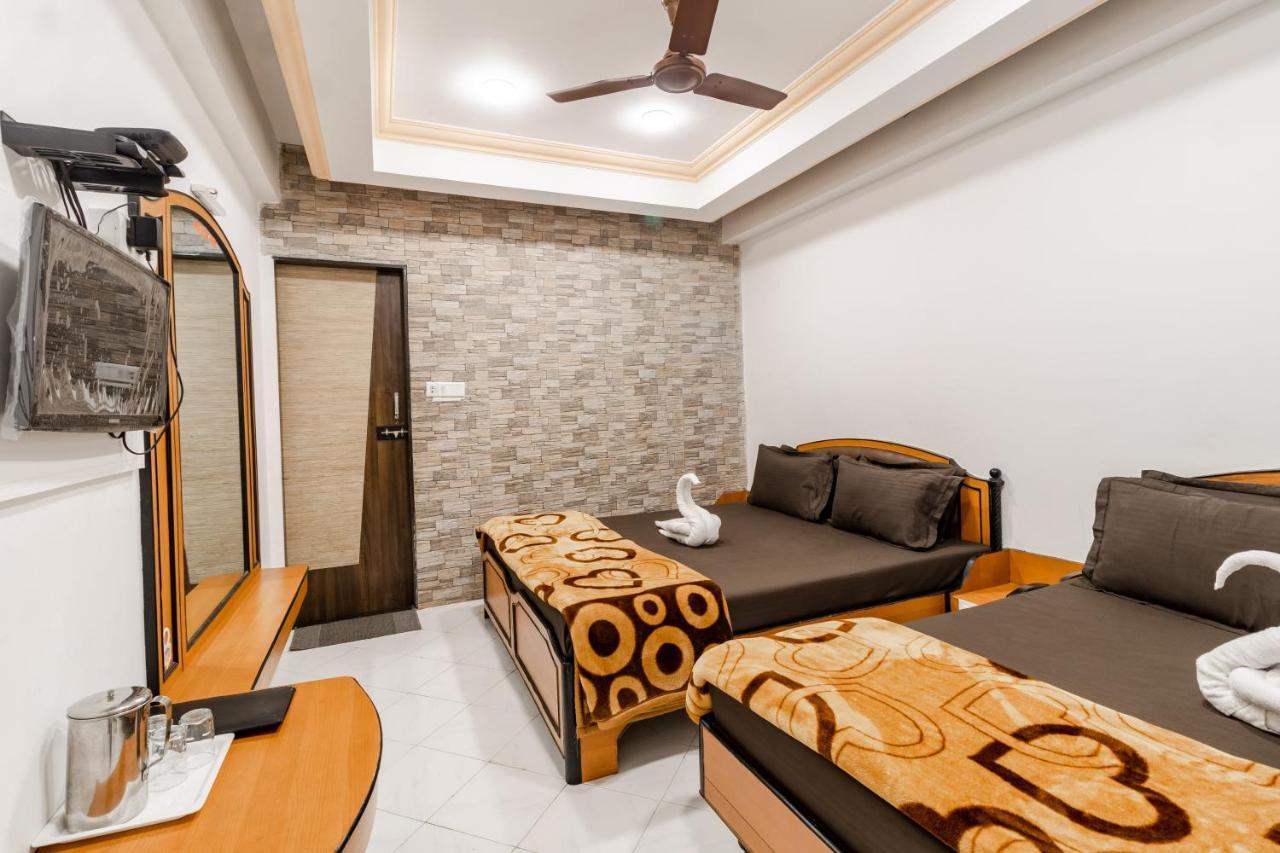 Hotel Vyankatesh&Pure Veg Restaurant Mahābaleshwar Exterior foto