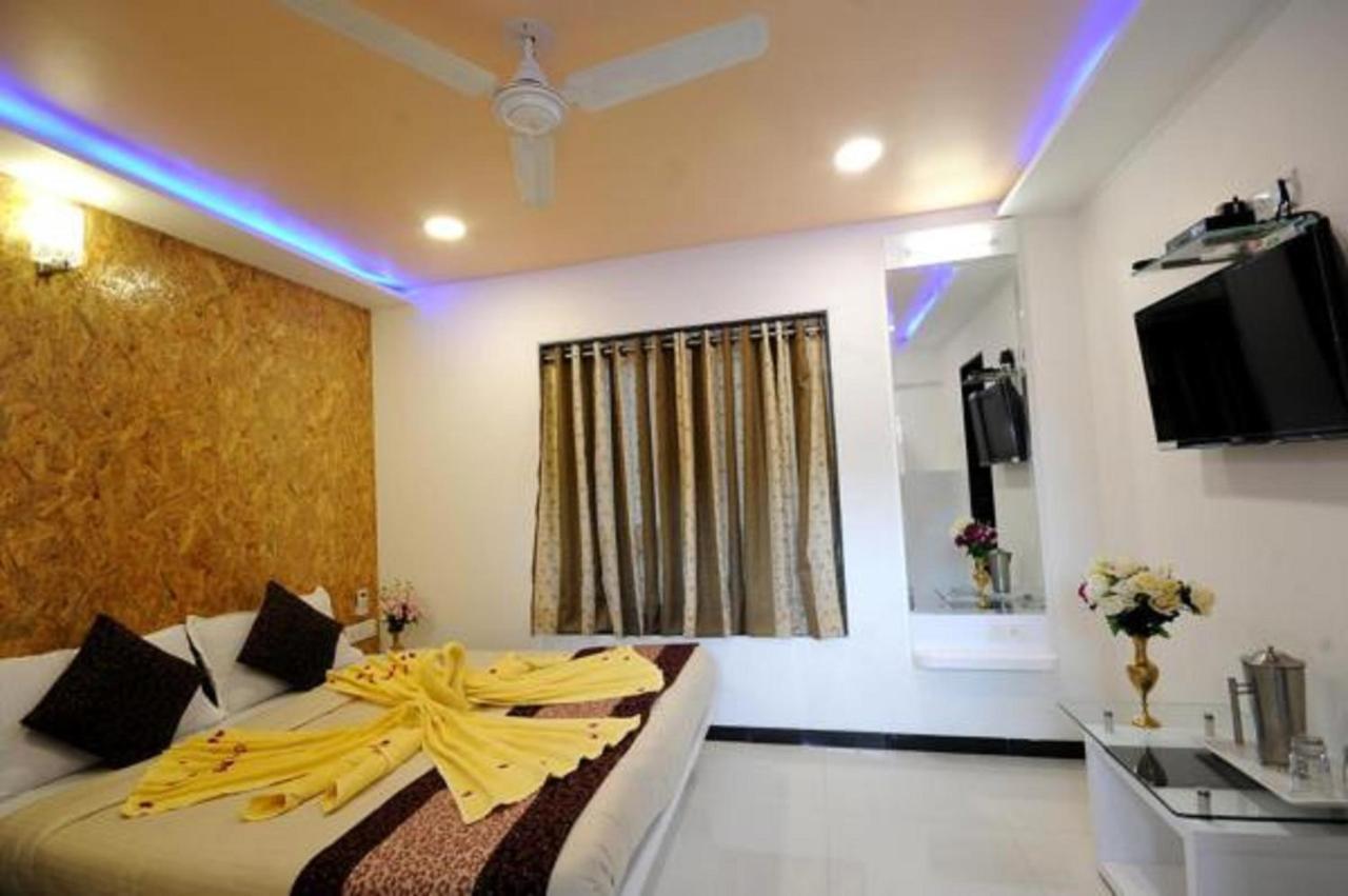 Hotel Vyankatesh&Pure Veg Restaurant Mahābaleshwar Exterior foto